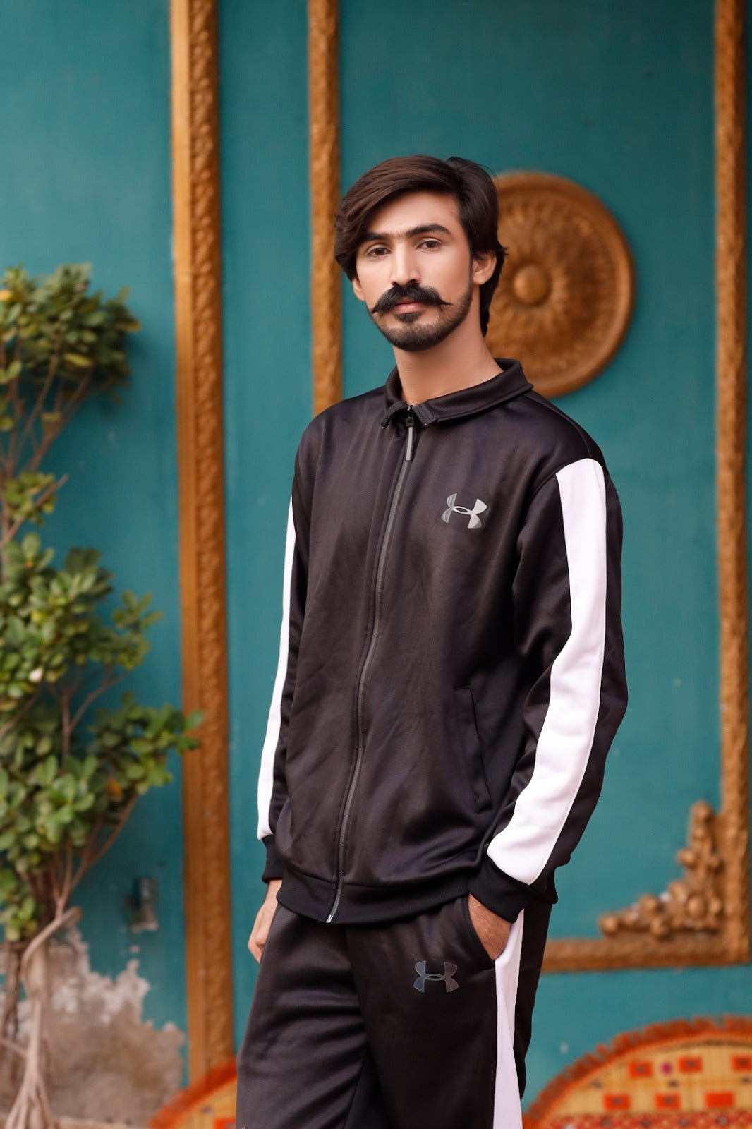 UA Premium Tracksuit F- Black