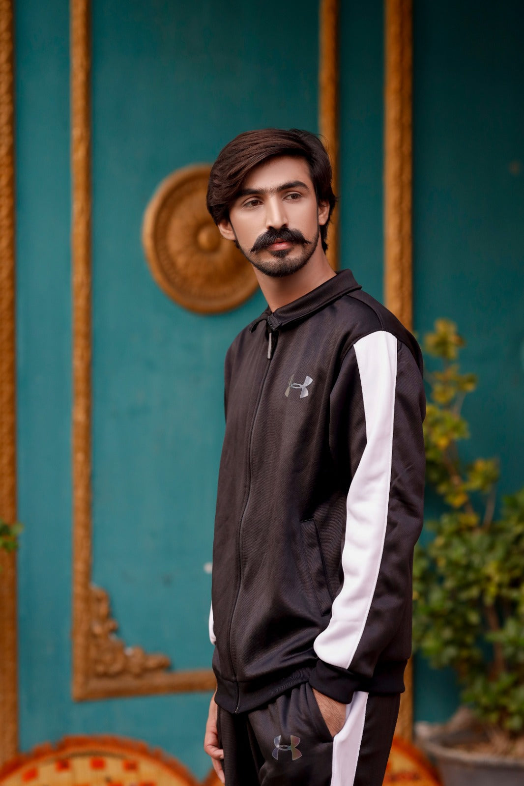UA Premium Tracksuit F- Black